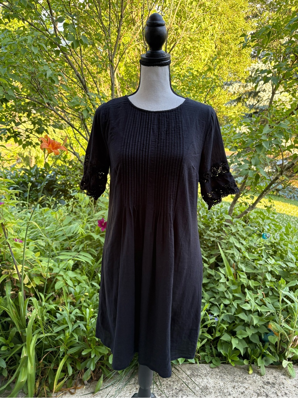 Old Navy Black Top with Branded Neck Label